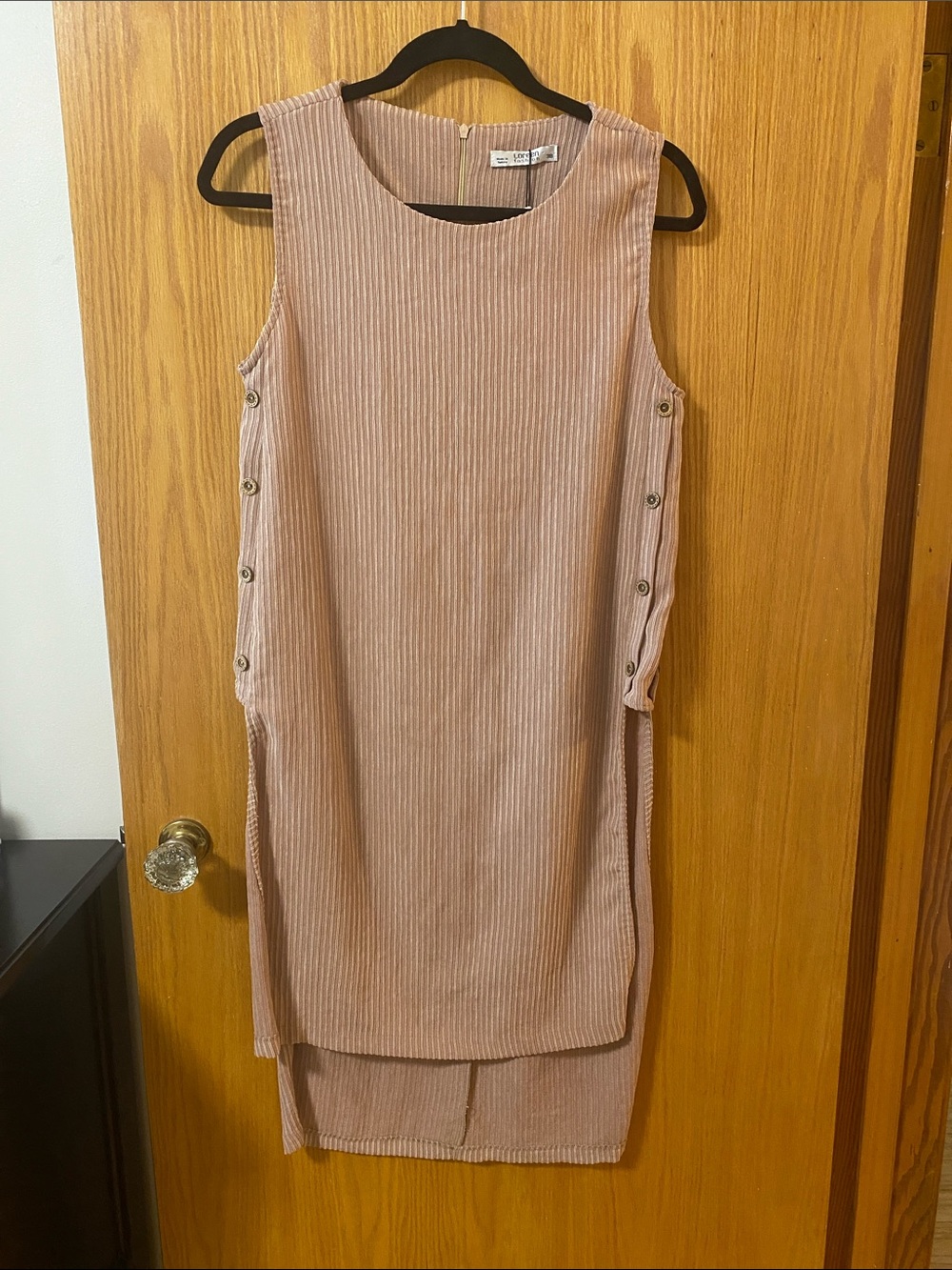 Sleeveless Ribbed Tunic with Side Button Detail - Dusty Rose